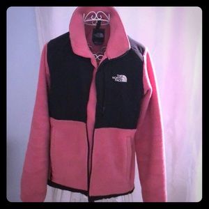 The North Face jacket pink/black. Great condition!